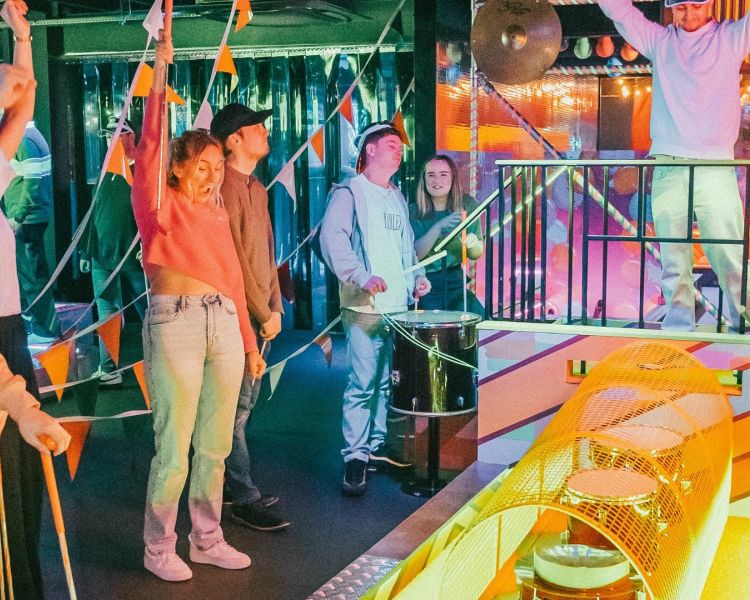 Crazy indoor golf min