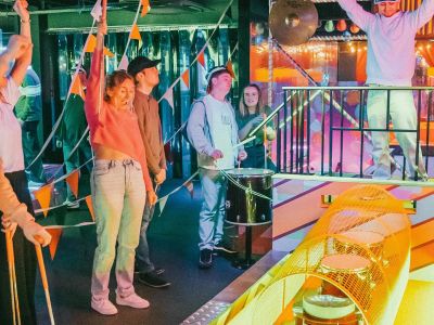 Crazy indoor golf min