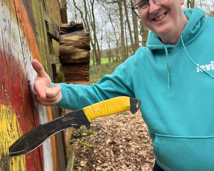 Knife throwing experience 2