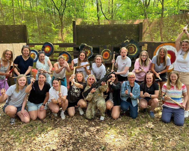 Axe throwing 4
