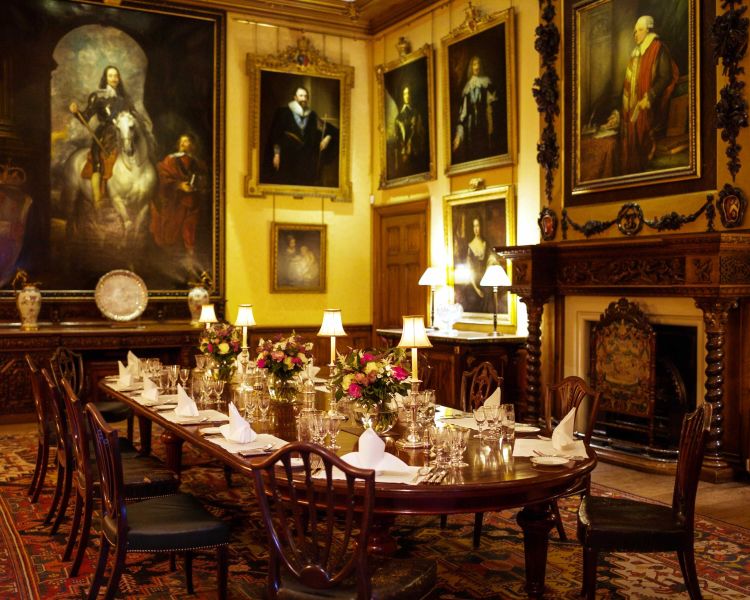the dining room seen on a guided coach tour of downtown abbey