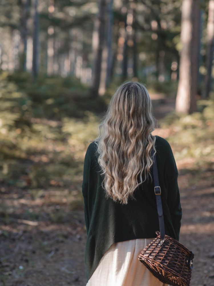 Lady on foraging experience