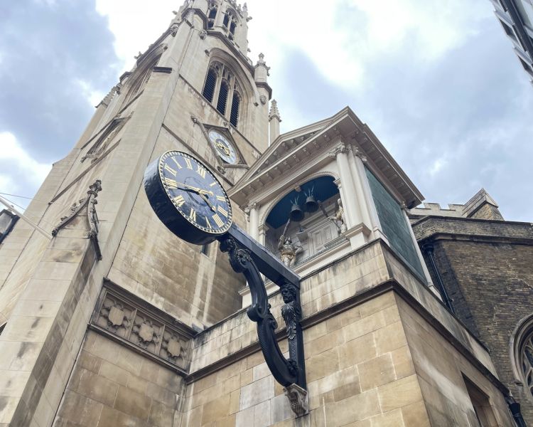 Charles Dickens walking tour clock
