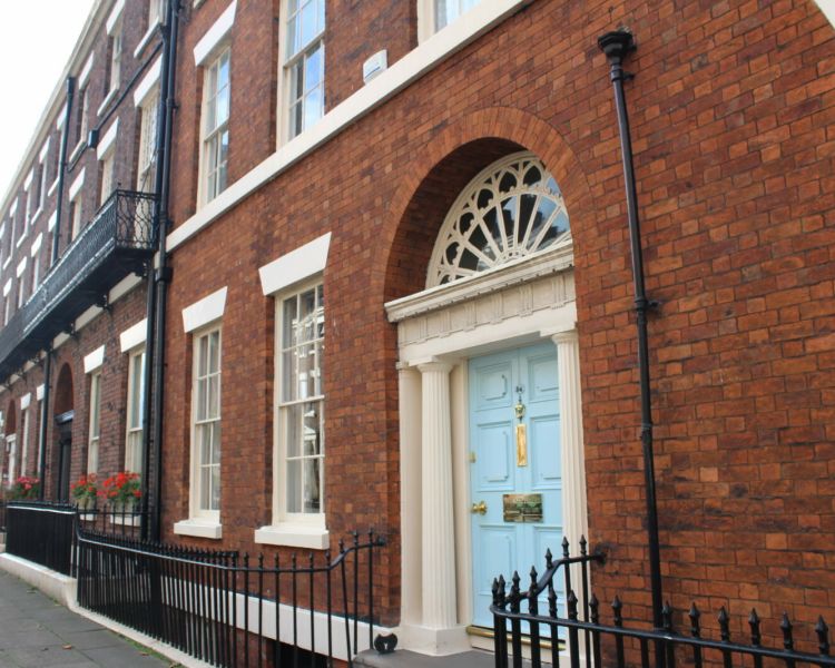 Peaky blinders walking tour blue front door