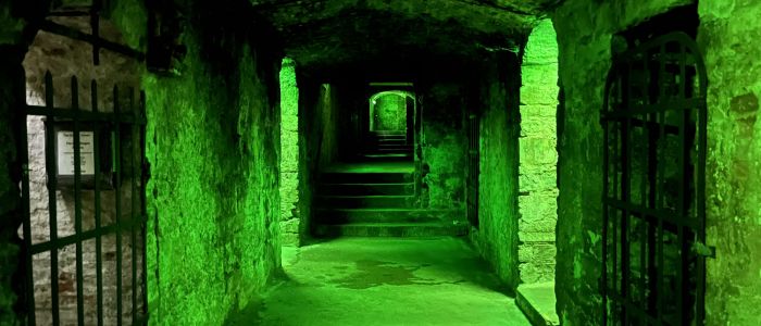 The vaults walking tour in edinburgh