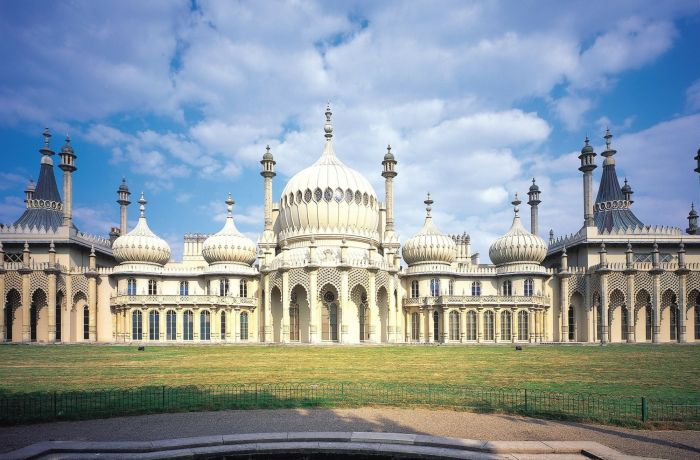 exterior shot of the royal pavilion in brighton
