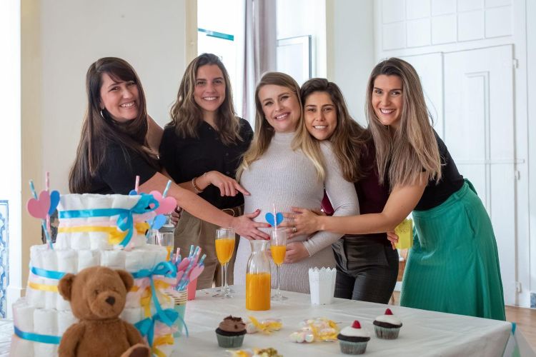 Mum to be at a baby shower with friends