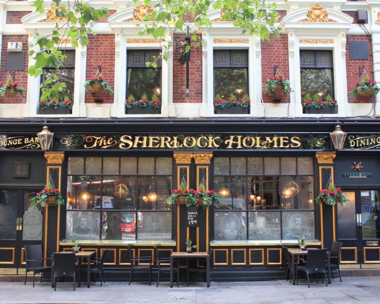 Front of the sherlock homes pub seen on a sherlock holmes walking tour in london