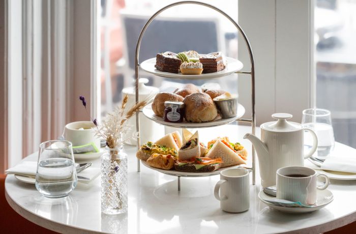 Afternoon tea at doubletree by hilton brighton metropole
