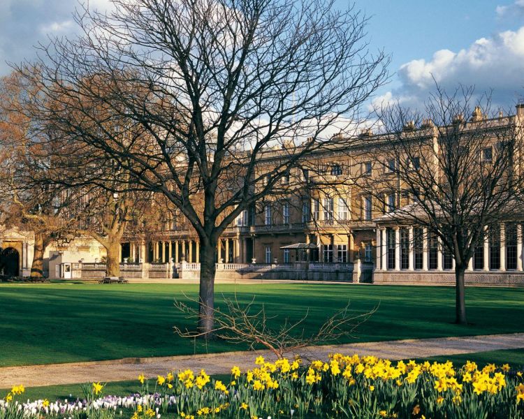 The gardens of buckingham palace