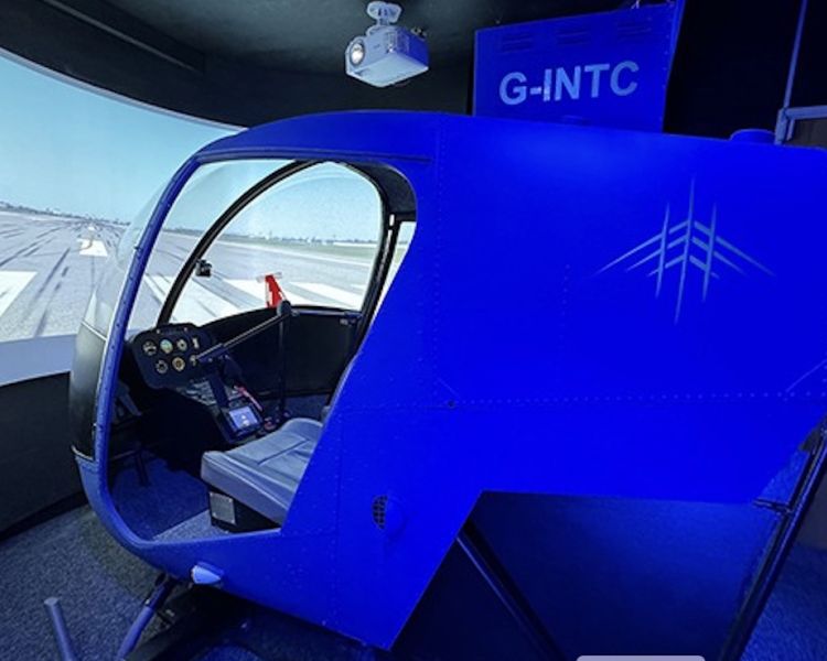 r22 helicopter flight simulator experience at luton airport