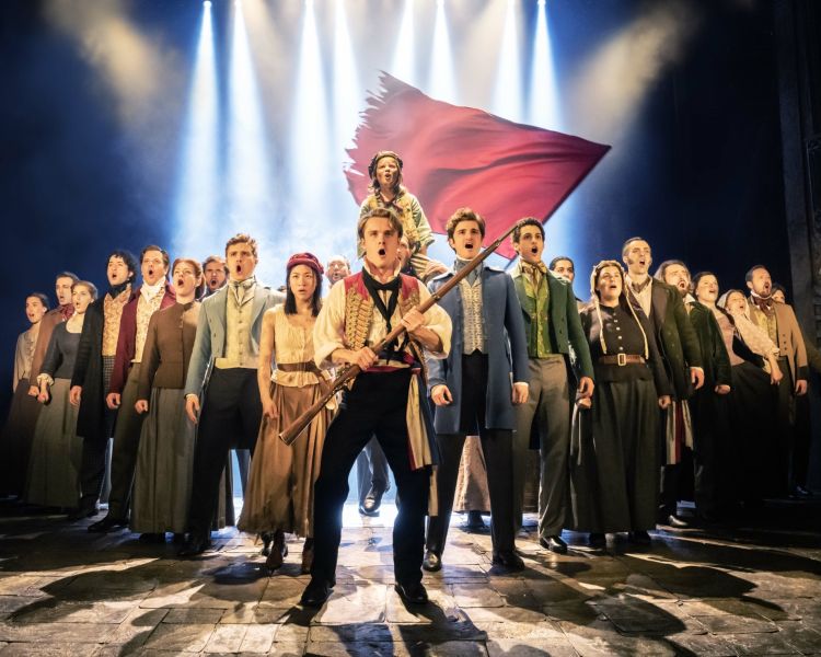 les miserables theatre production