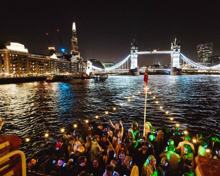 silent sounds party river cruise on the thames in london