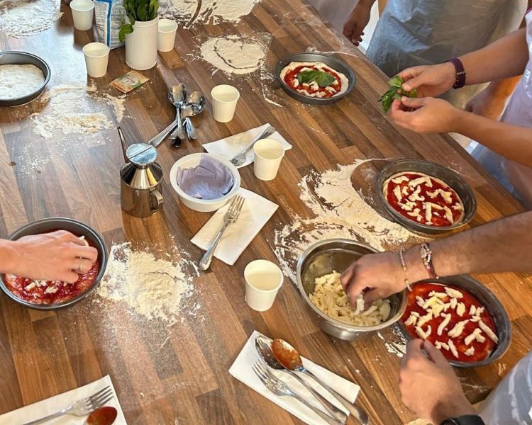 Pizza and cocktails workshop