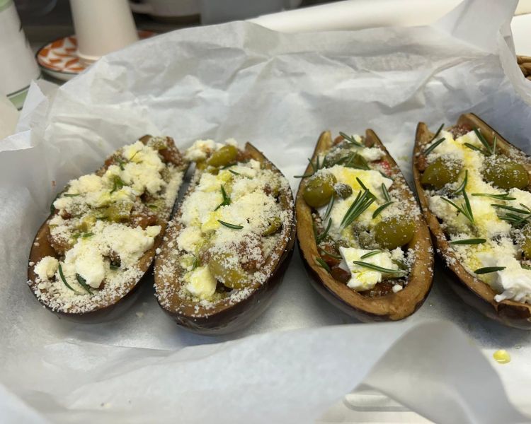 Aubergine boat