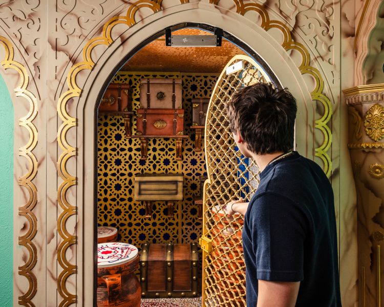 The aladdin escape room with escape hunt