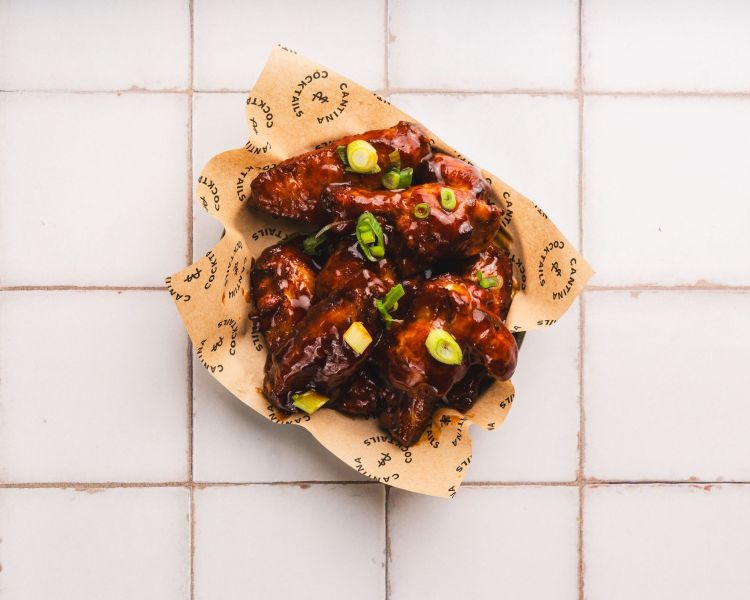 Tapas chicken wings at las iguanas