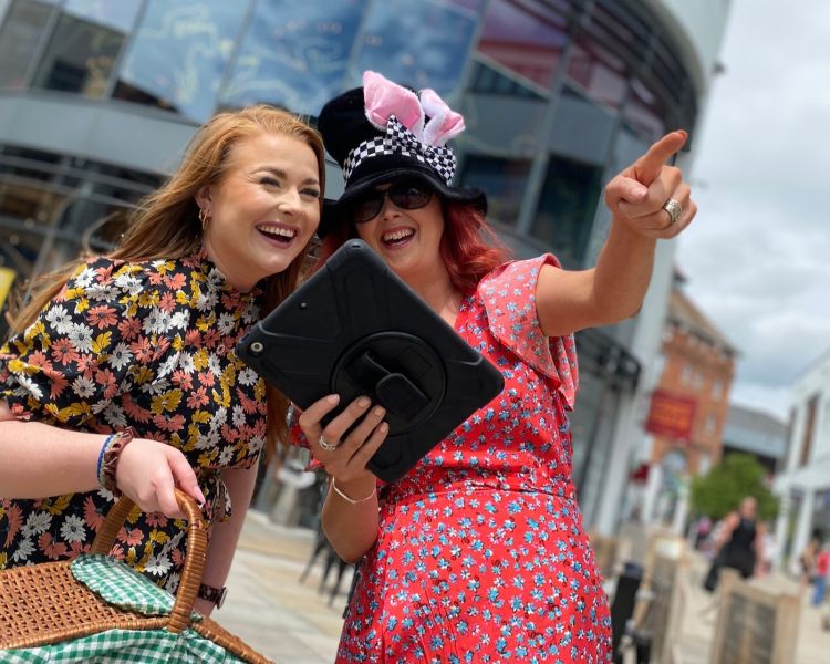 Two women on the return to wonderland city hunt with escape hunt