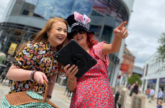 Two women on the return to wonderland city hunt with escape hunt
