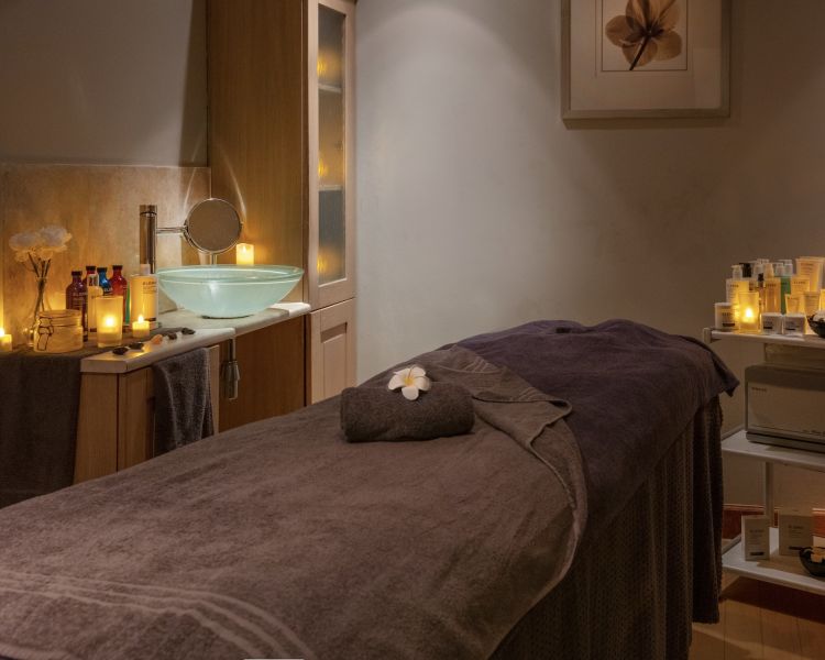Spa treatment room at q hotels hampshire court basingstoke