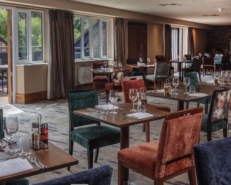 the restaurant area at q hotels norton park winchester