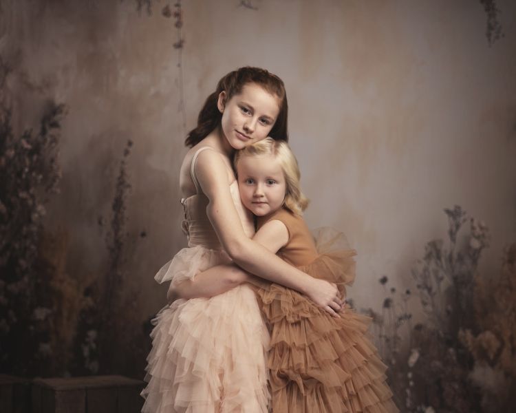 two young girls on a sibling photoshoot