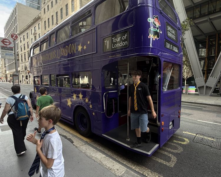 People getting off the harry potter london tour bus