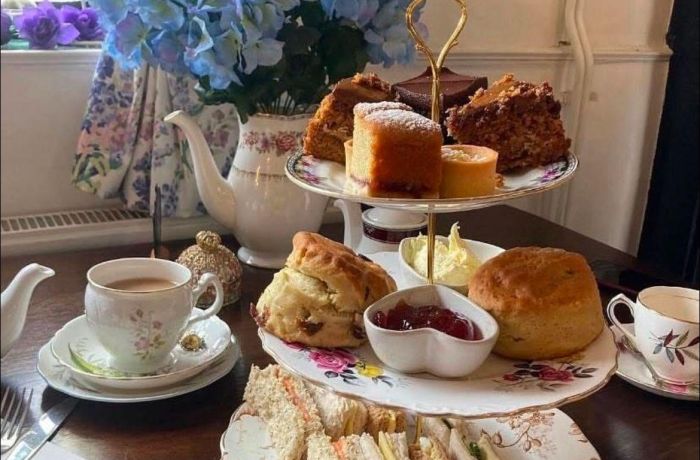 Afternoon tea at queen of herts