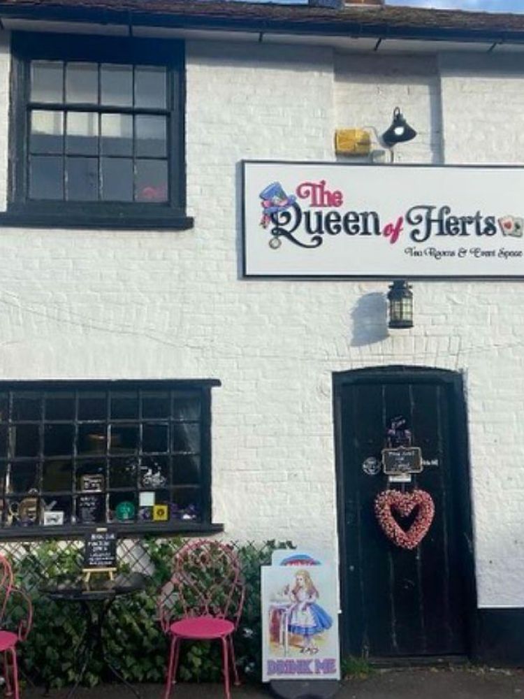 The front of queen of herts