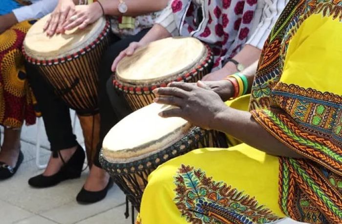 People african drumming