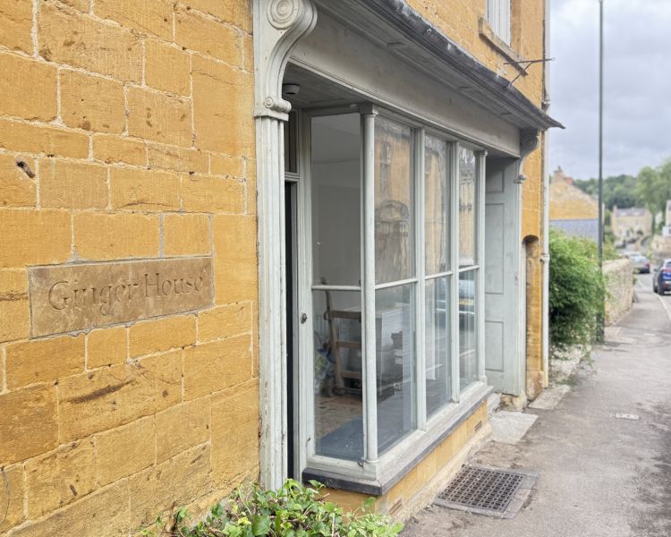 Ginger house seen on father brown walking tour in blockley