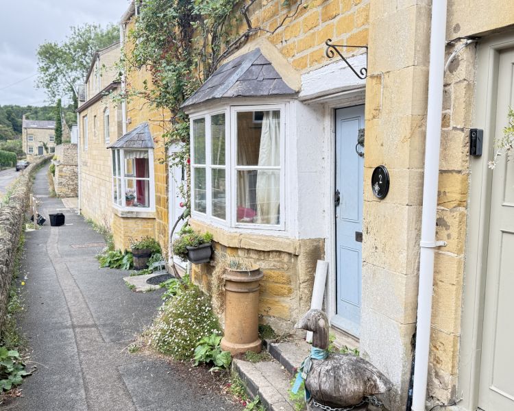 Row of houses in blockely seen on father brown tour