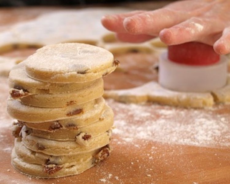Making welsh cakes