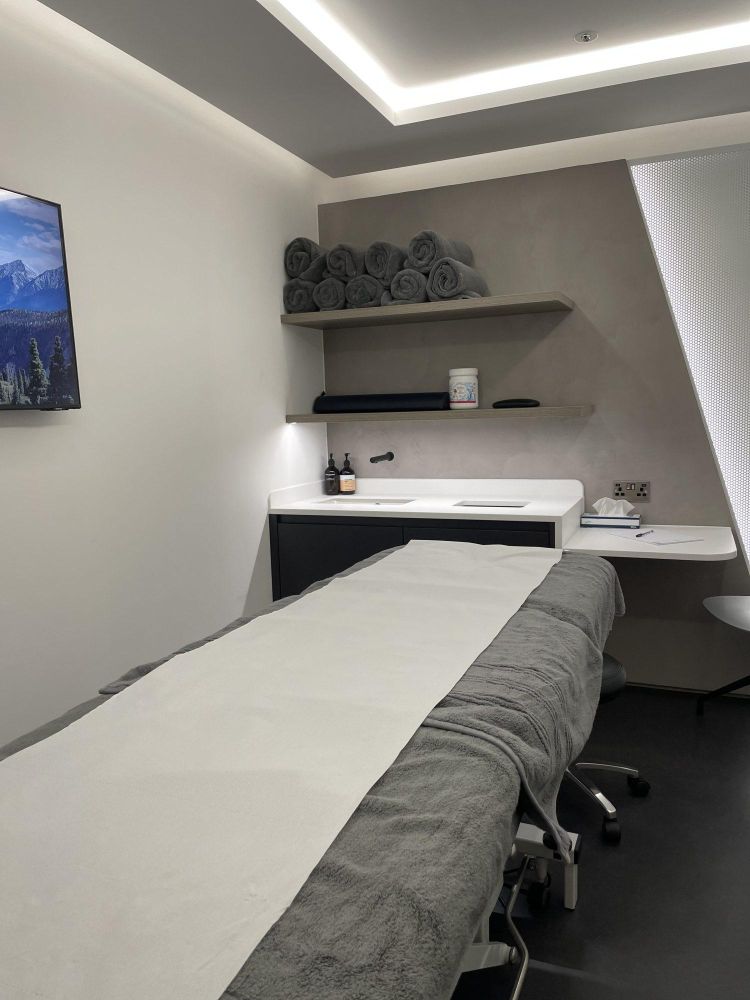 massage treatment room london