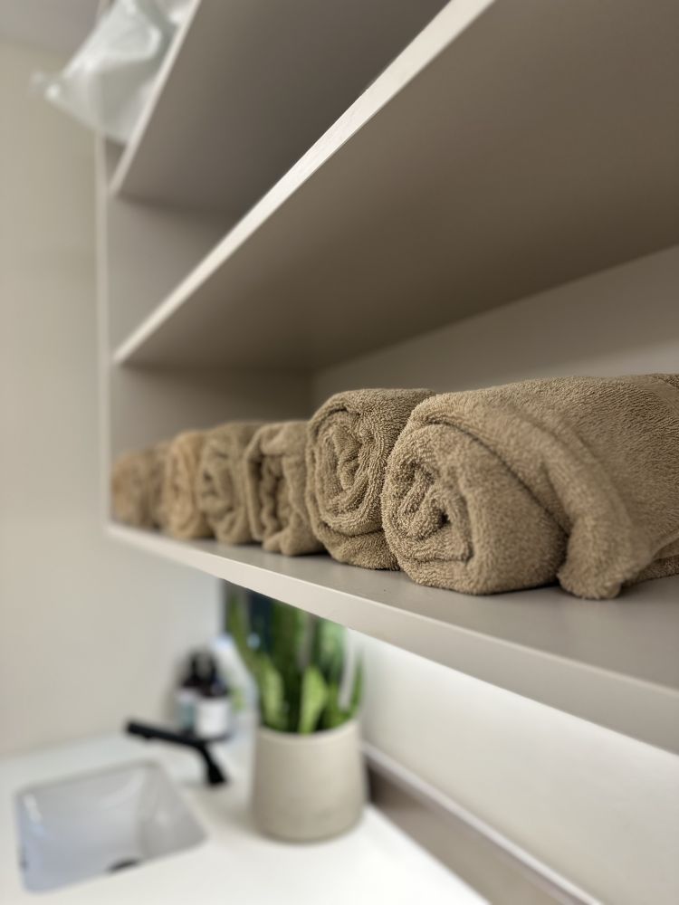massage treatment room london